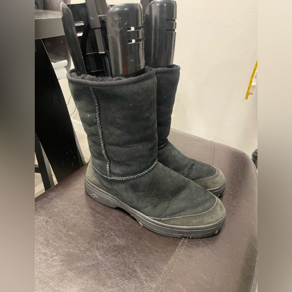 UGG Shoes - Vintage UGG off-roader chunky wole boots Sz 10